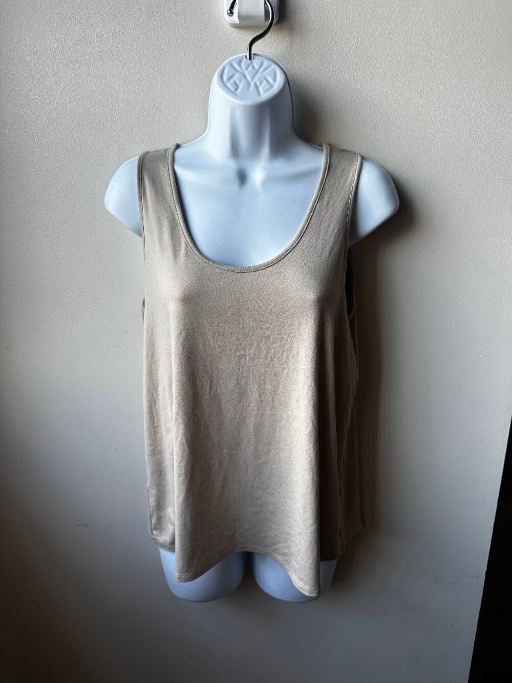 HUE Beige Taupe Scoop Neck Sleeveless Stretch Tank Top Womens Small S